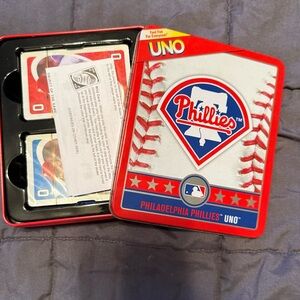 🏟️ Philadelphia Phillies Collectible UNO Game – MLB Edition in Tin Box